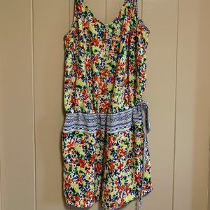 Size Small Cute Floral Romper!